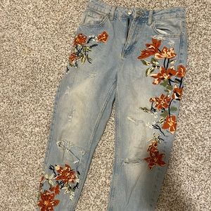 Embroidered Floral Lightwash Jeans Topshop